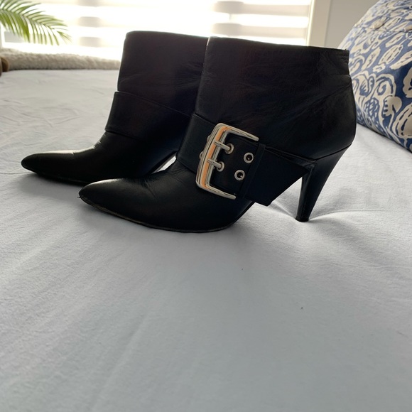Nine West size 61/2 ankle boots - Picture 3 of 3